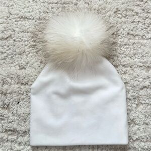 White velvet real raccoon white Pom-Pom baby Beanie